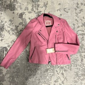 Brand new Levi’s leather jacket in a beautiful pink color.